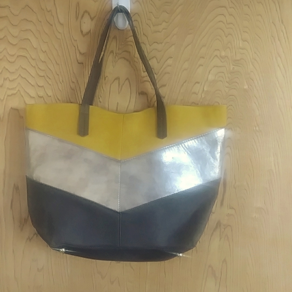 Charming Charlie tote bag !